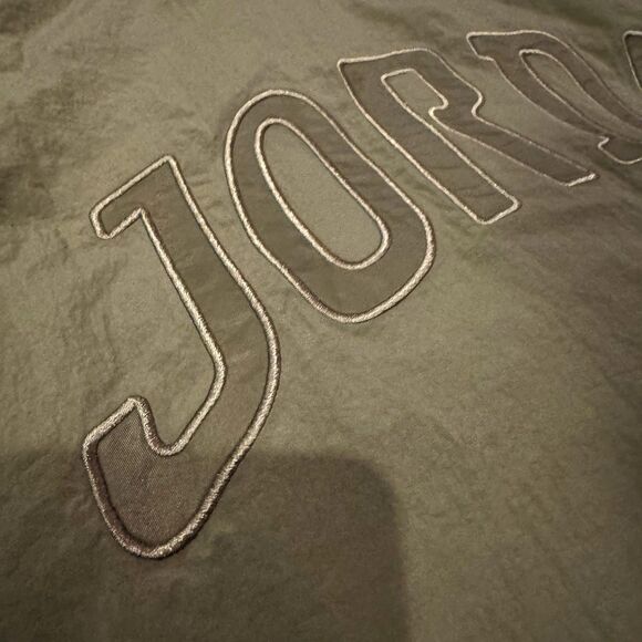 Air Jordan Undefeated Olive Green Windbreaker Jacket - Picture 11 of 12